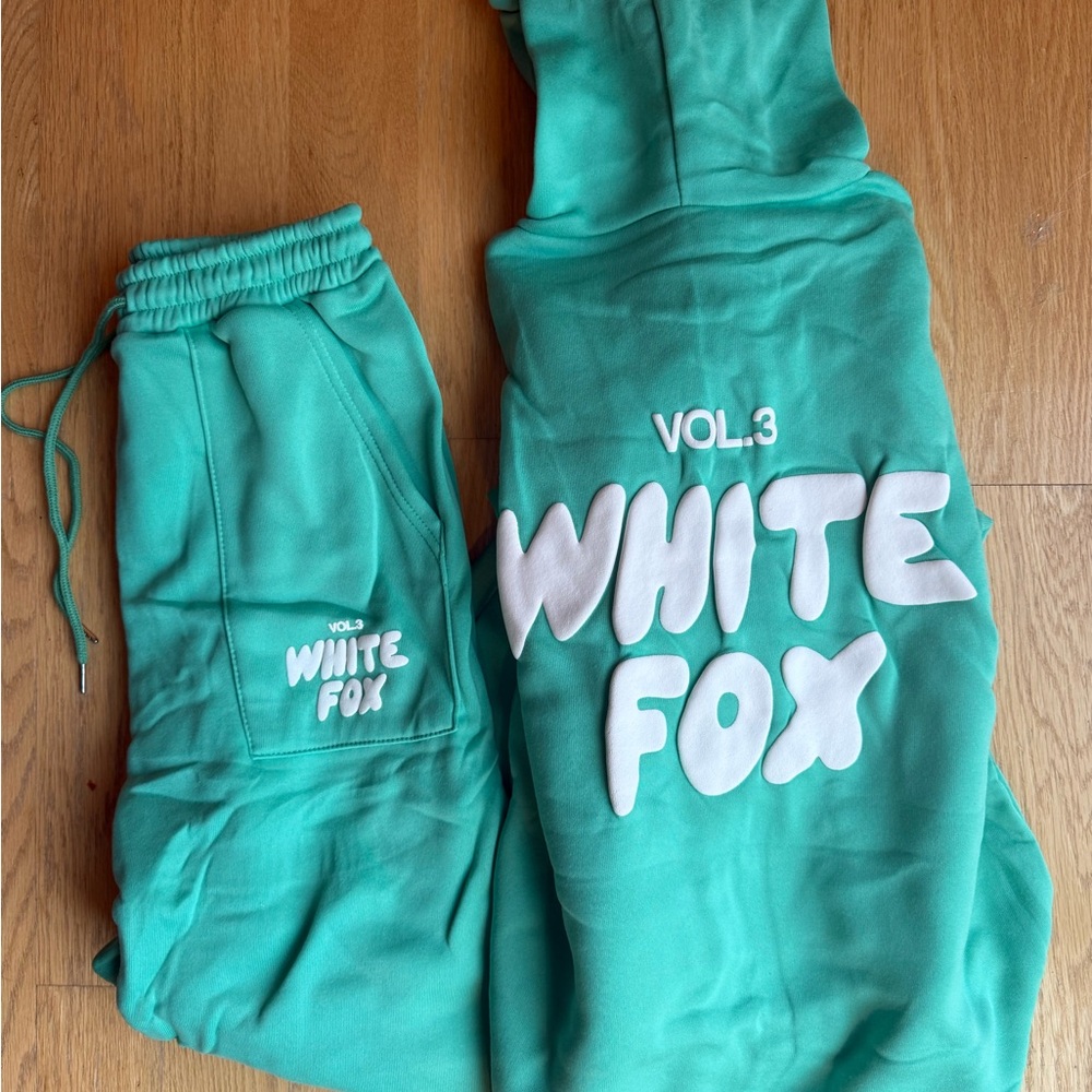 Women’s Green Jogger Set